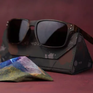 PEEKABOO SUNGLASSES